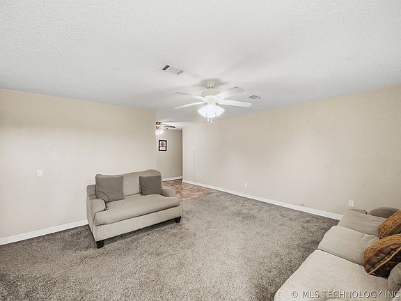 5th image of 1227 N Sapulpa Rd