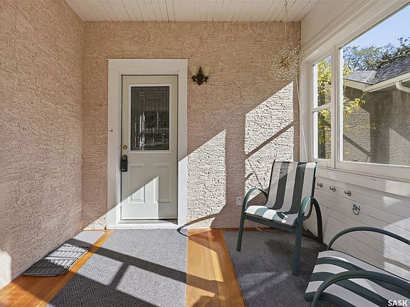 2nd image of 2917 Robinson Street