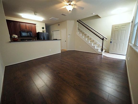5th image of 1727 Kemah Village Dr