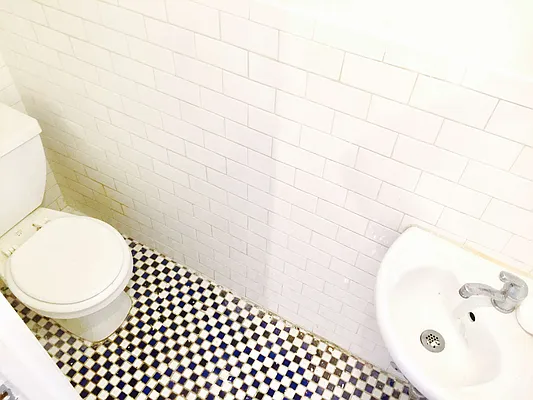 Rented by Remax Real Estate Professionals | media 29