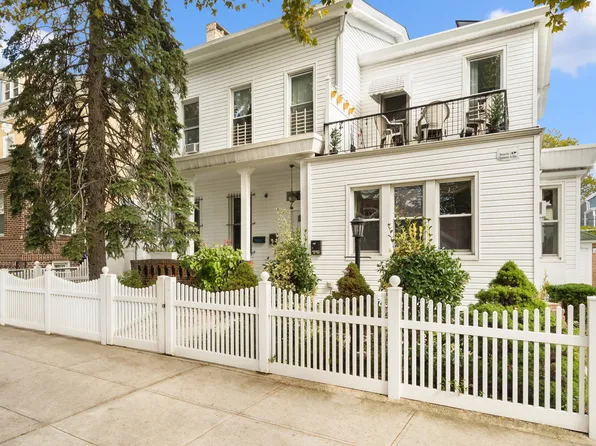 107 Miller Avenue image 2 of 19