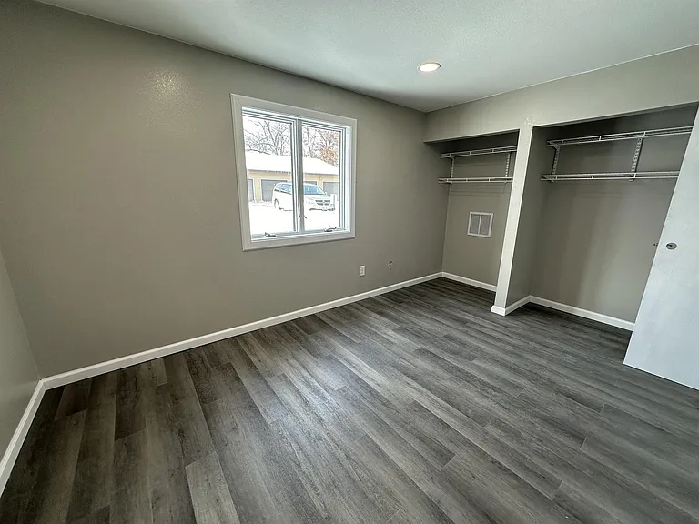 310 McKinley St — Photo 6