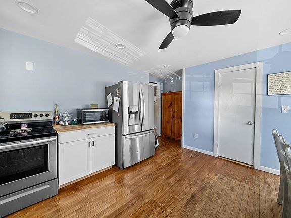 3rd image of 862 Portland Street