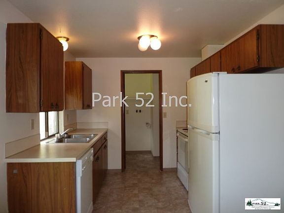 3rd image of 11806 120th St E #11808