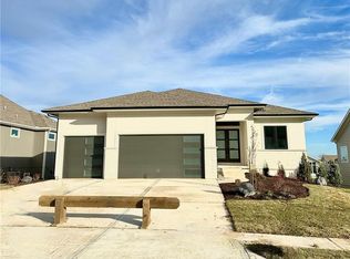 17317 Oakshire St, Overland Park, KS 66221