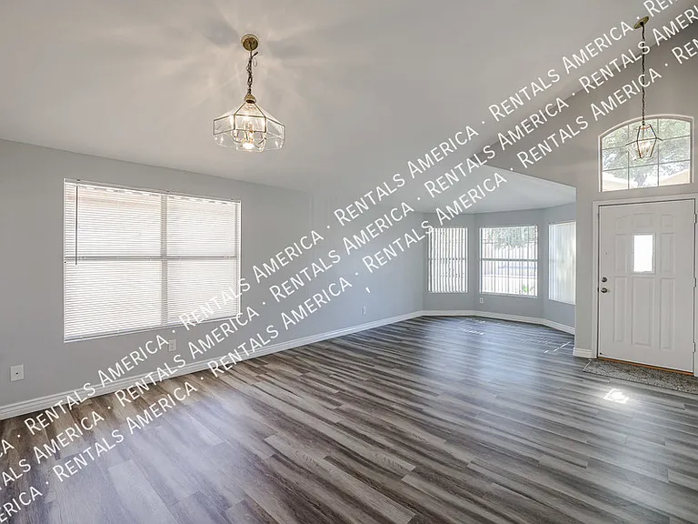 3930 E Harvard Ave — Photo 5