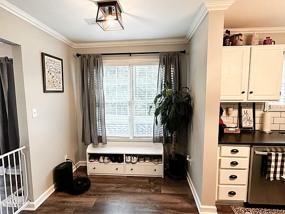 4th image of 1725 Lakeview Dr #25
