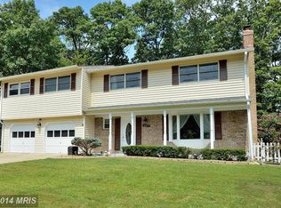 6917 Rolling Rd, Springfield, VA 22152