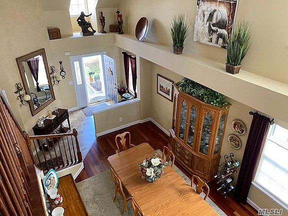 4th image of 6 Emma Ln