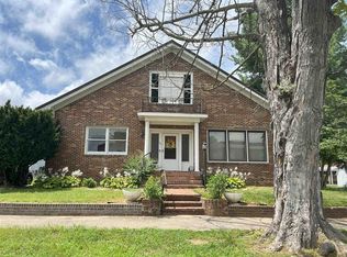 809 N Adams St, Sturgis, KY 42459
