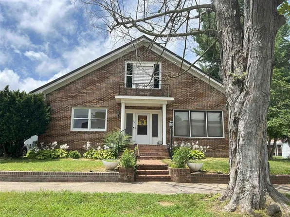 809 N Adams St, Sturgis, KY 42459