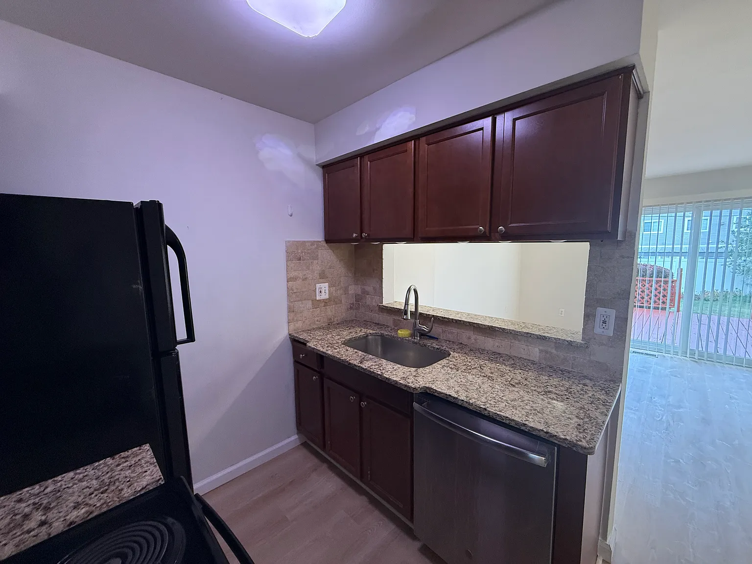 2 bed, 1.5 bath, 855 sqft, $1,550 — Photo 4