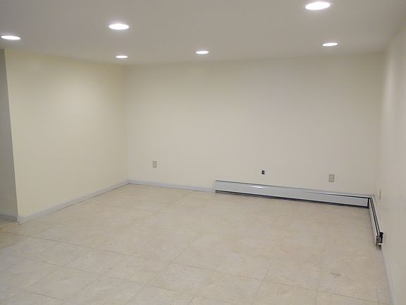 3rd image of 6943 De Costa Ave #1A