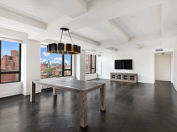 4th image of 150 W 12th St #11