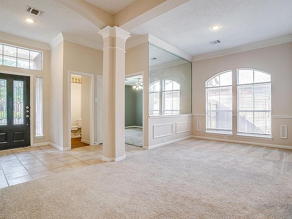 3rd image of 6712 Canyon Crest Dr