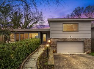1056 Lyndhurst Dr, Pittsburgh, PA