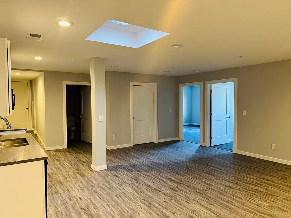 1100 N Baltimore Ave #5