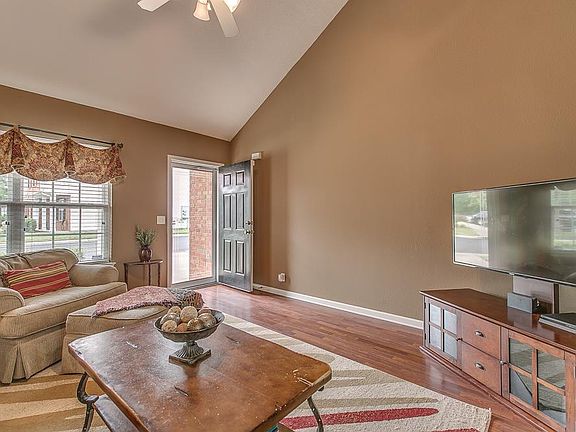 2nd image of 1019 Maricopa Dr