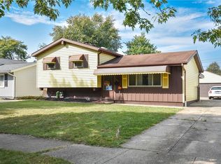 6414 Edgehurst Dr, Brookpark, OH 44142