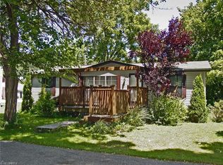 104 N River Ave, New Cumberland, WV 26047