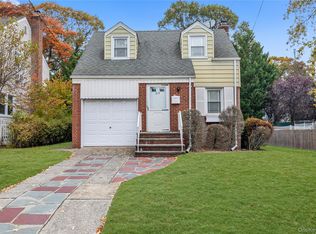 207 Motley St, Valley Stream, NY 11580