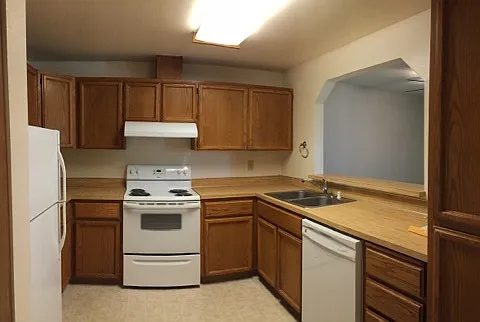 520 100th Ave SE #25 — Photo 3