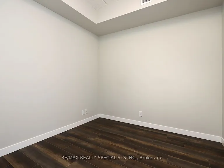 15 Queen St S #1101 — Photo 18