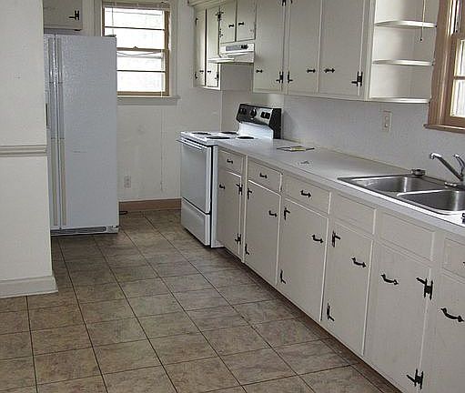 Kitchen during vacancy