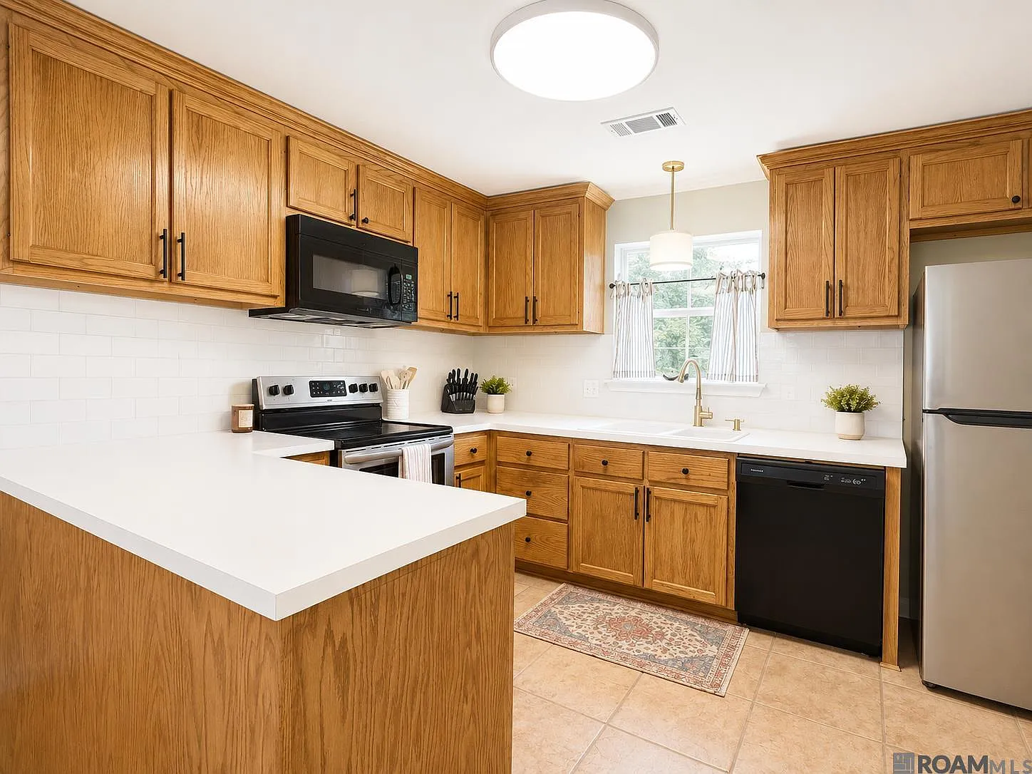 3 bed, 1316 sqft, $1,650 — Photo 4