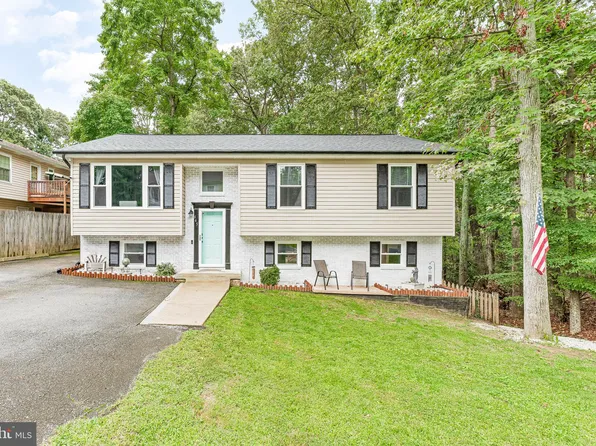 665 Grenada Ln, Lusby, MD 20657