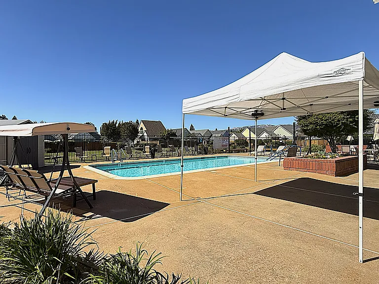 Clubhouse Pool