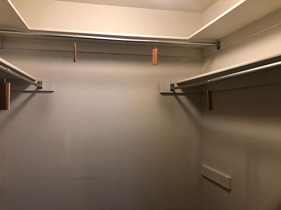5th image of 947 E Creek Hill Ln #30