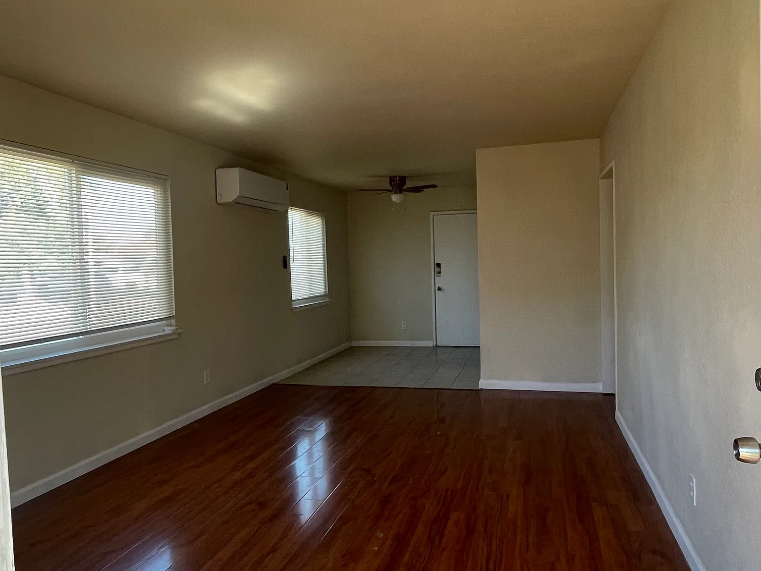 7424 25th Ave — Photo 2
