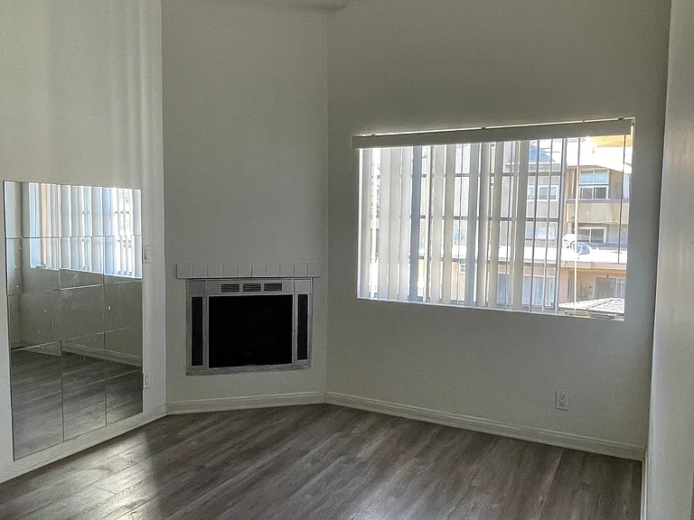 1131 Campbell St #211 — Photo 8