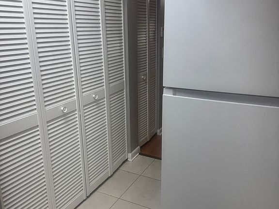 5th image of 5156 Tennis Court Cir