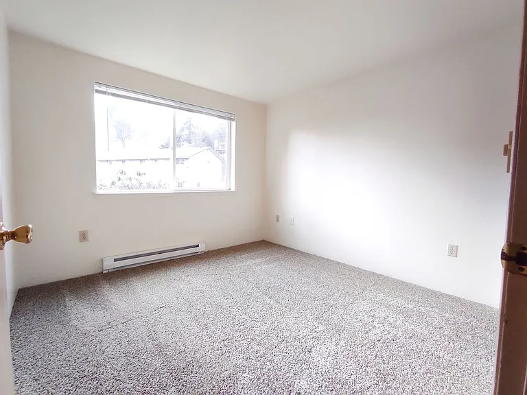 1430-1460 SW Bertha Blvd — Photo 10