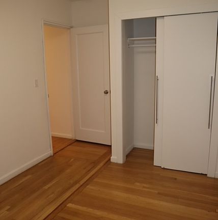 5th image of 200 Haven Ave #F11