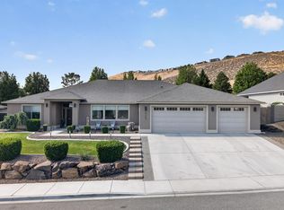 2267 Sky Meadow Ave, Richland, WA 99352