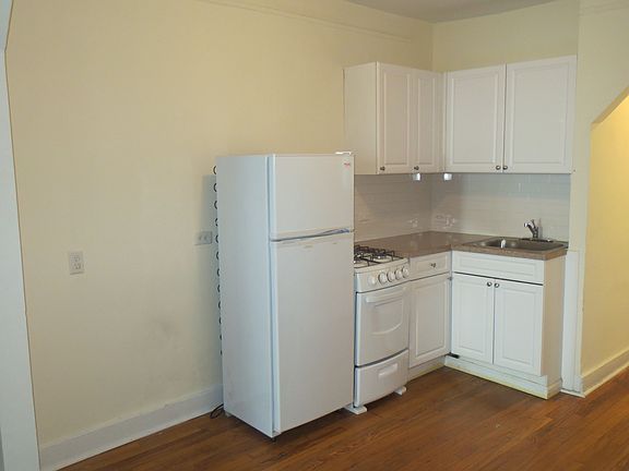 3rd image of 173 Sullivan St APT 5A
