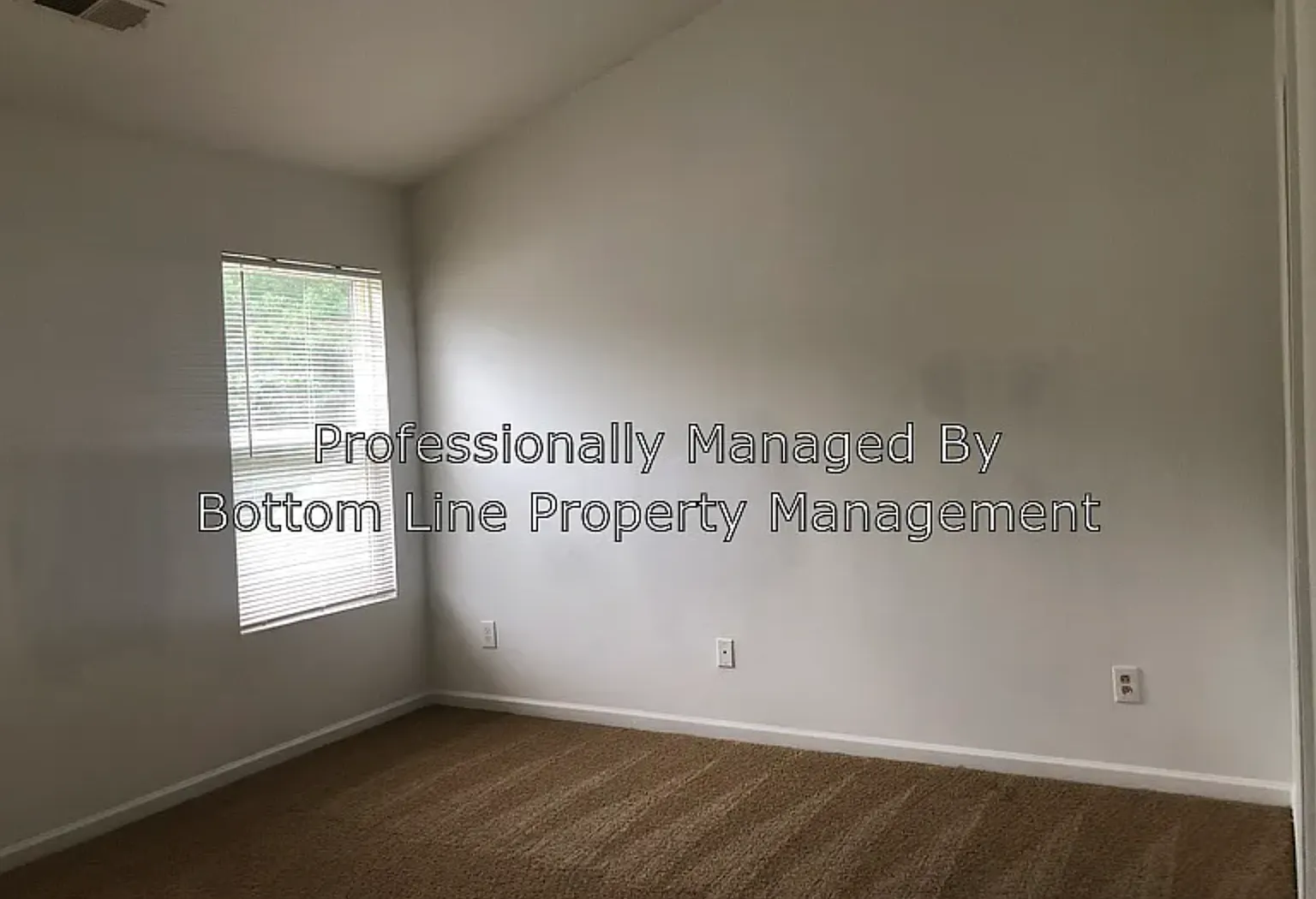 3 bed, 2.5 bath, 1592 sqft, $1,800 — Photo 2