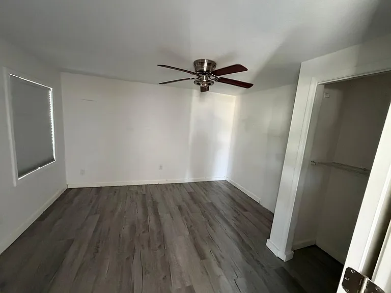 20 Laurel Rd E — Photo 11