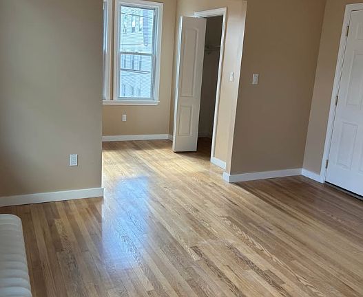 4th image of 41 Branch St #2