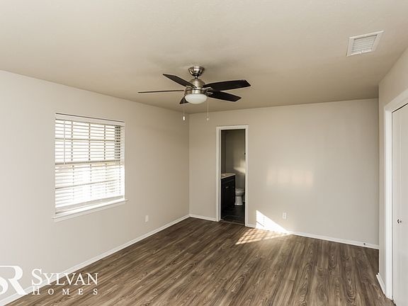 5th image of 1301 Savannah Dr