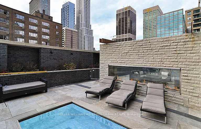 33 Charles St E #3902 — Photo 9