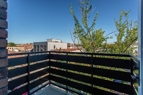 Rented by Pinn Realty | media 4