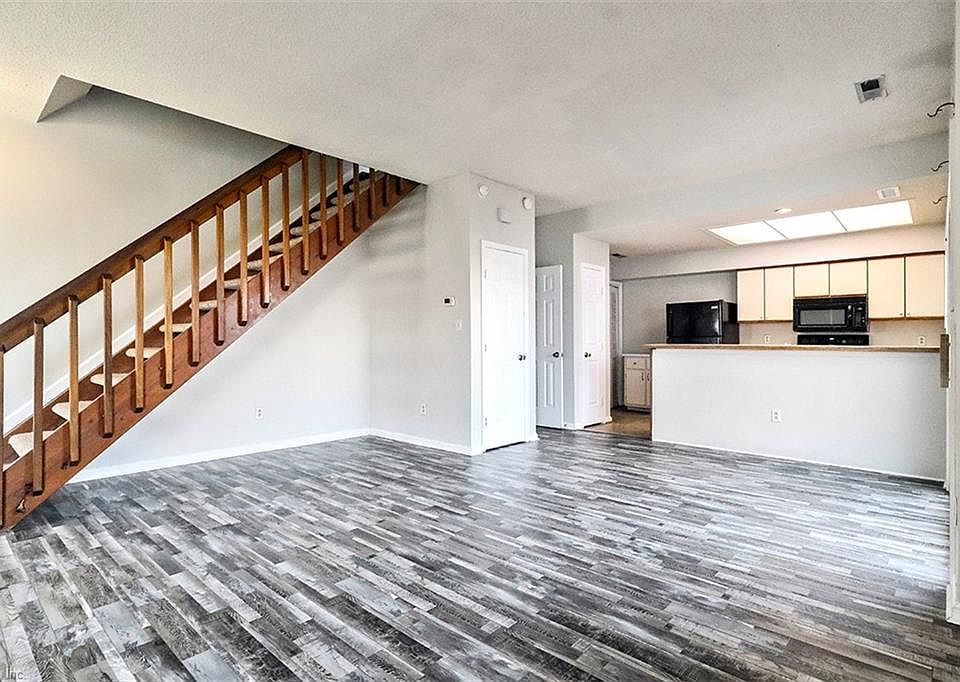 1st image of 700 Harbor Springs Trl