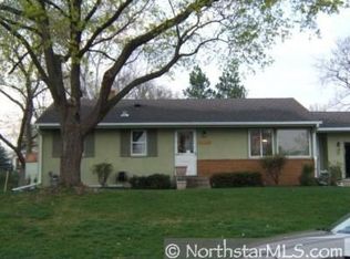 1055 Glenhill Rd, Shoreview, MN 55126