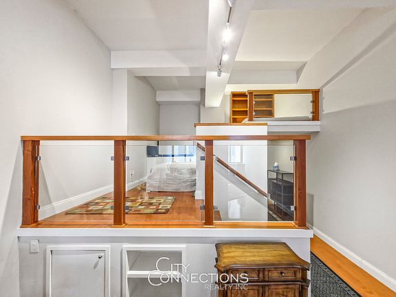 5th image of 310 E 46th St APT 4C