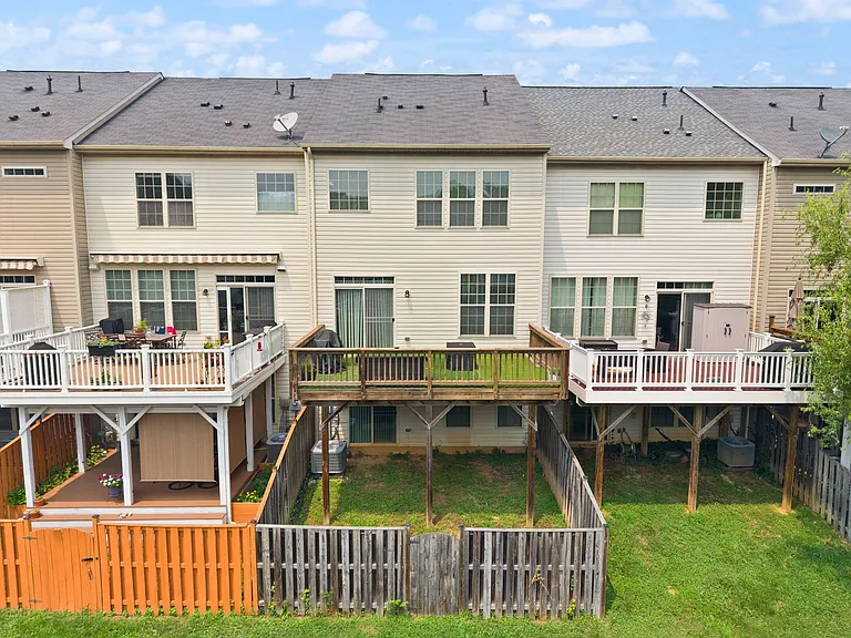 1439 Occoquan Heights Ct — Photo 55