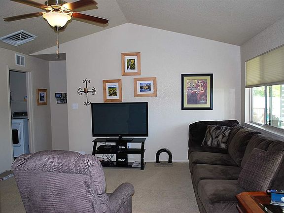 4th image of 1362 Windsor Park Dr